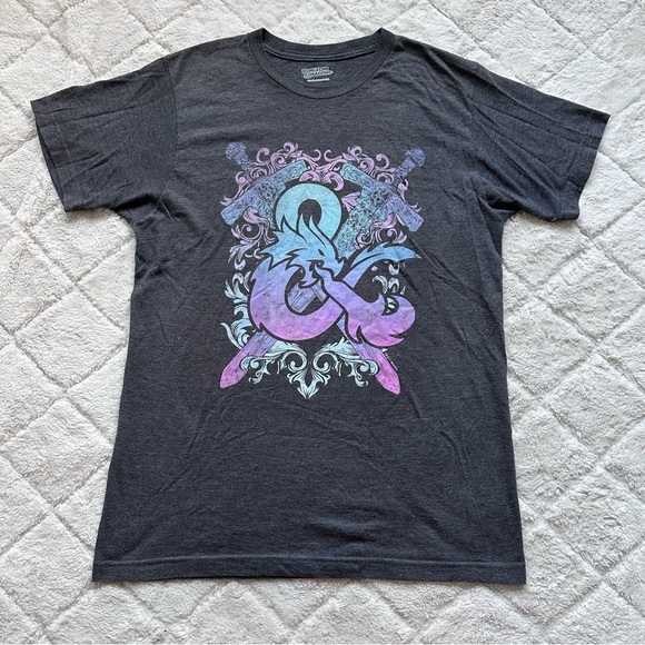 Dungeons & Dragons | Pastel Logo Short Sleeve Graphic T-Shirt | Size Medium - Picture 2 of 8